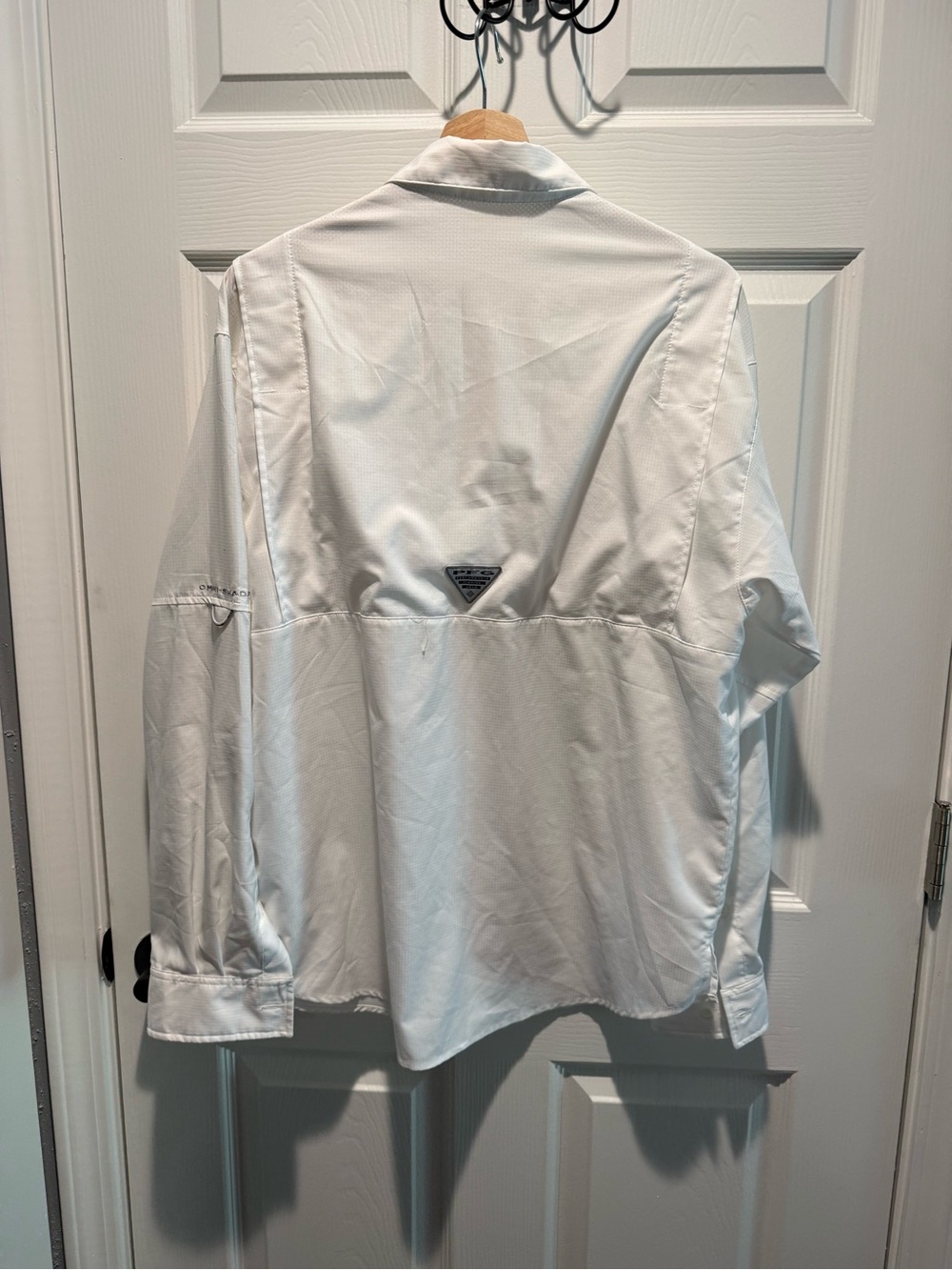 Columbia White Men's Long-Sleeve Button-Down Shirt - Picture 3 of 3